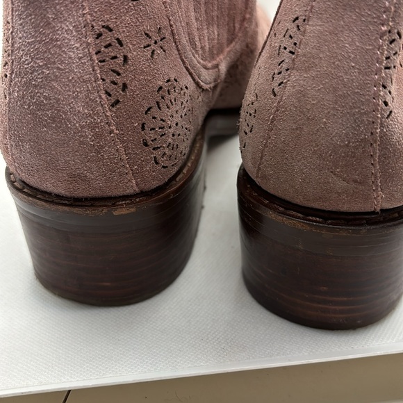 Coach Bowery Chelsea Boot With Cut Out - Tea Rose Size 9 - Picture 12 of 12